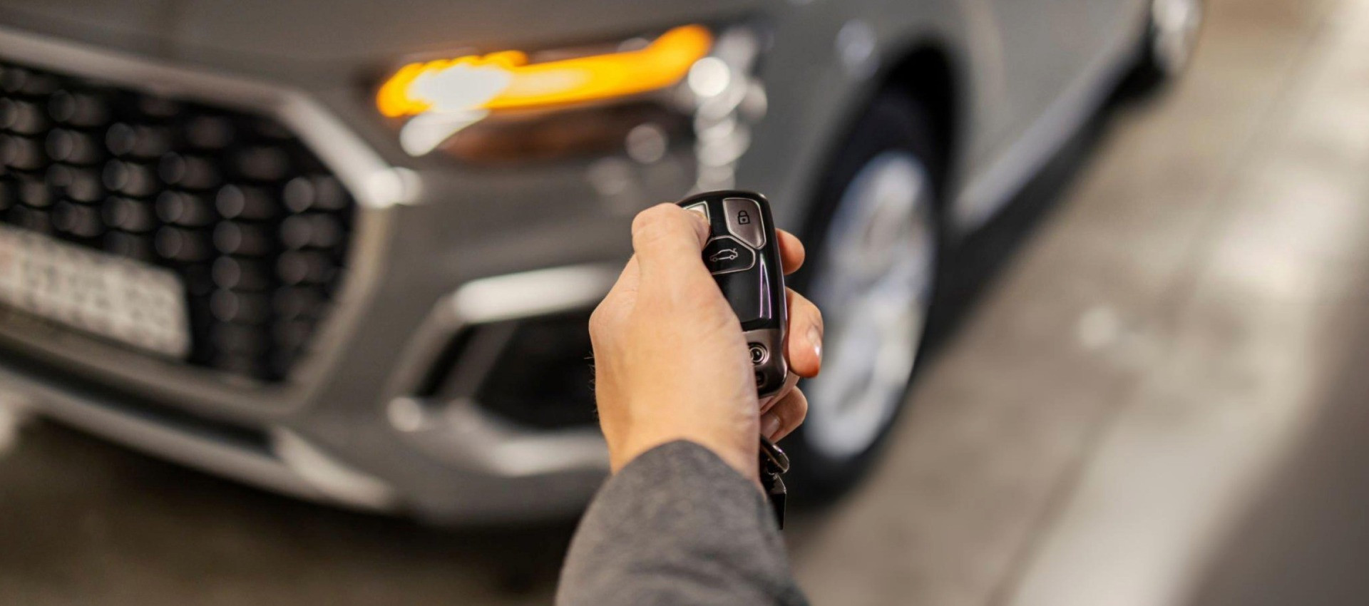 Chauffeur-Driven Premium Cars for Villas,      Hotels,      Marinas and Beach Clubs