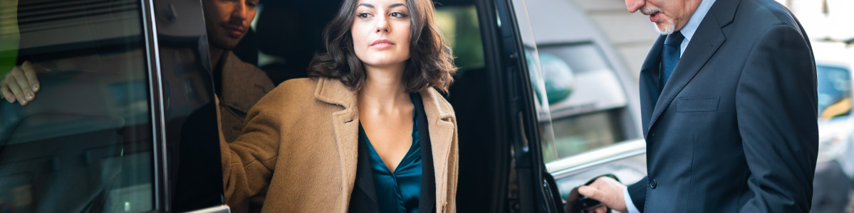 Elevating Your Travel Experience with Luxury Airport Taxis